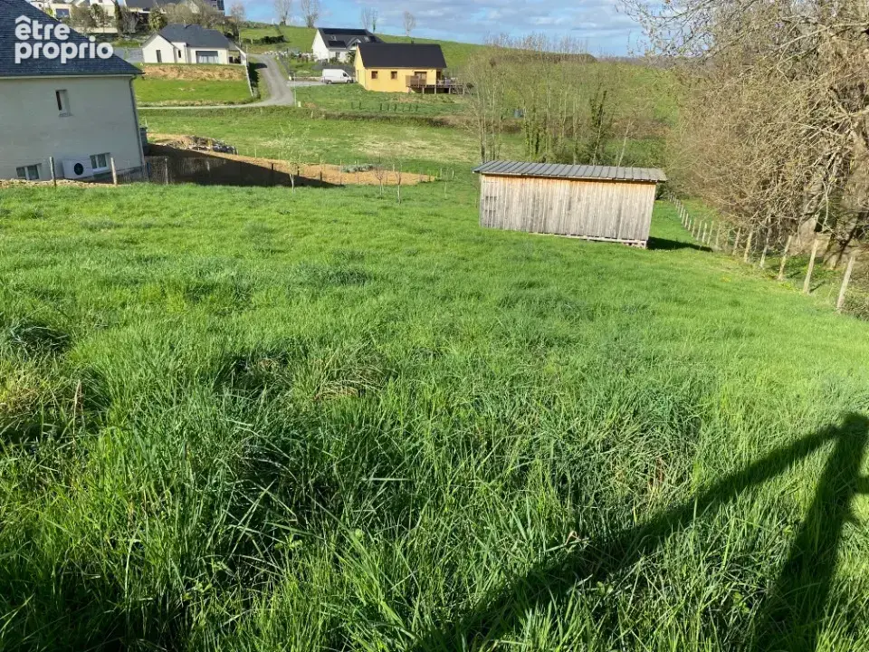 Terrain à LAYRISSE