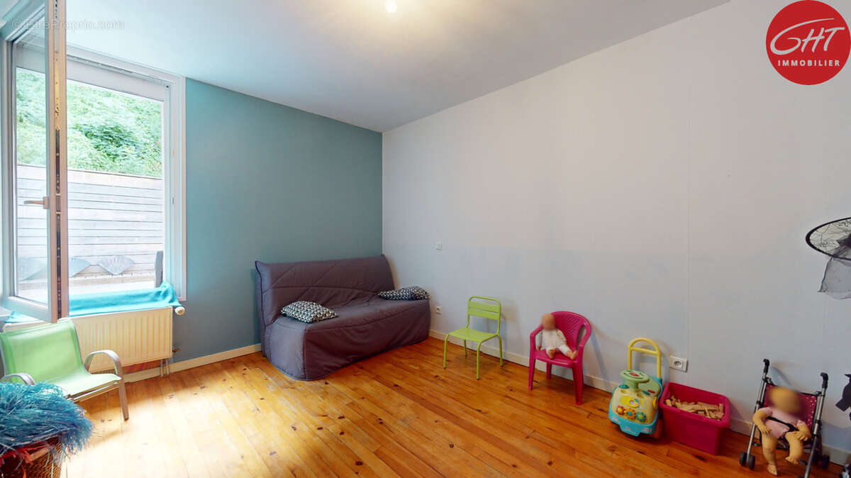 Appartement à CHALEZE
