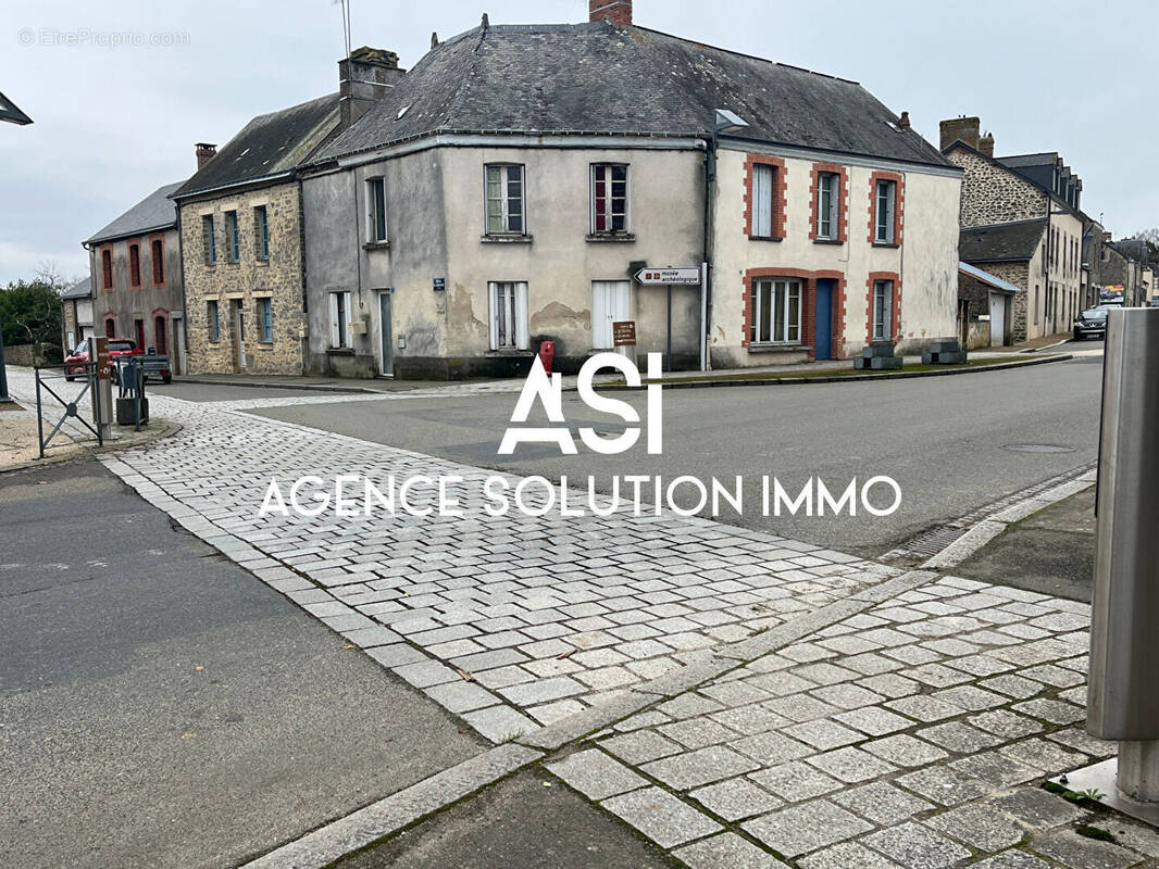 Maison à JUBLAINS