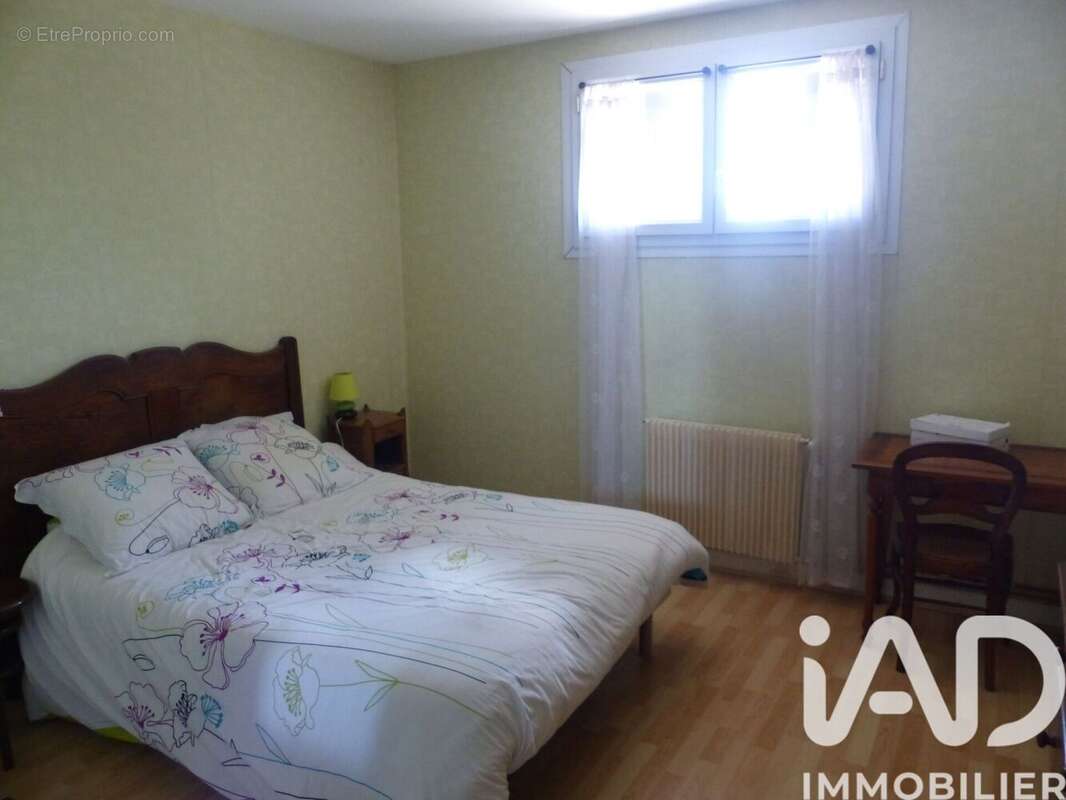 Maison 172 m² à Saint-Pierre-Du-Mont  - photo 4