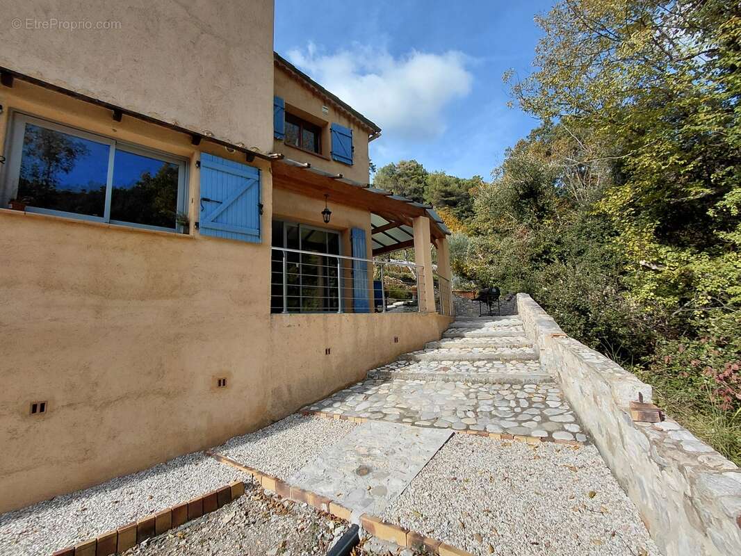 Maison à L&#039;ESCARENE