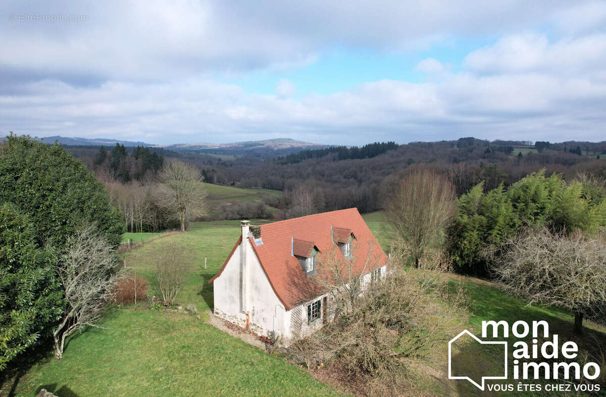 Maison à SAINT-PRIEST-LES-FOUGERES