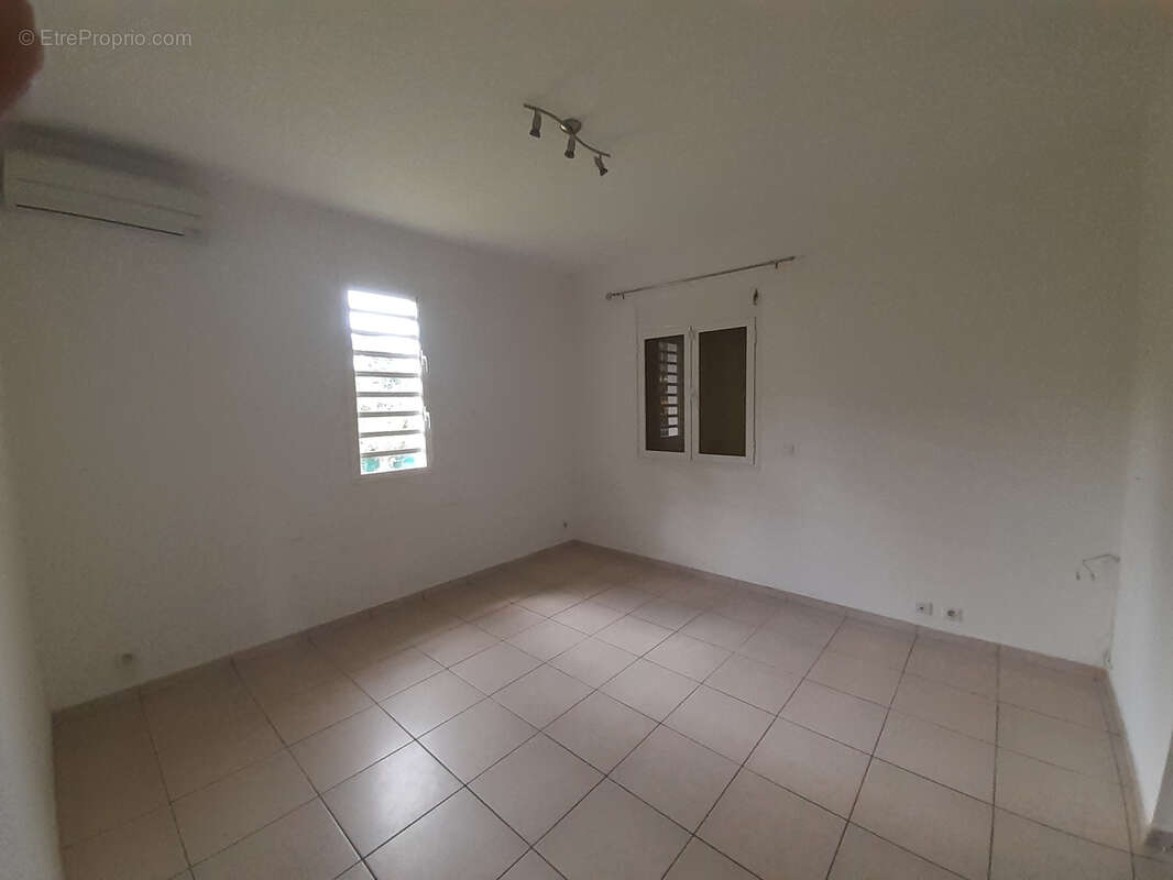 Maison à PETIT-BOURG