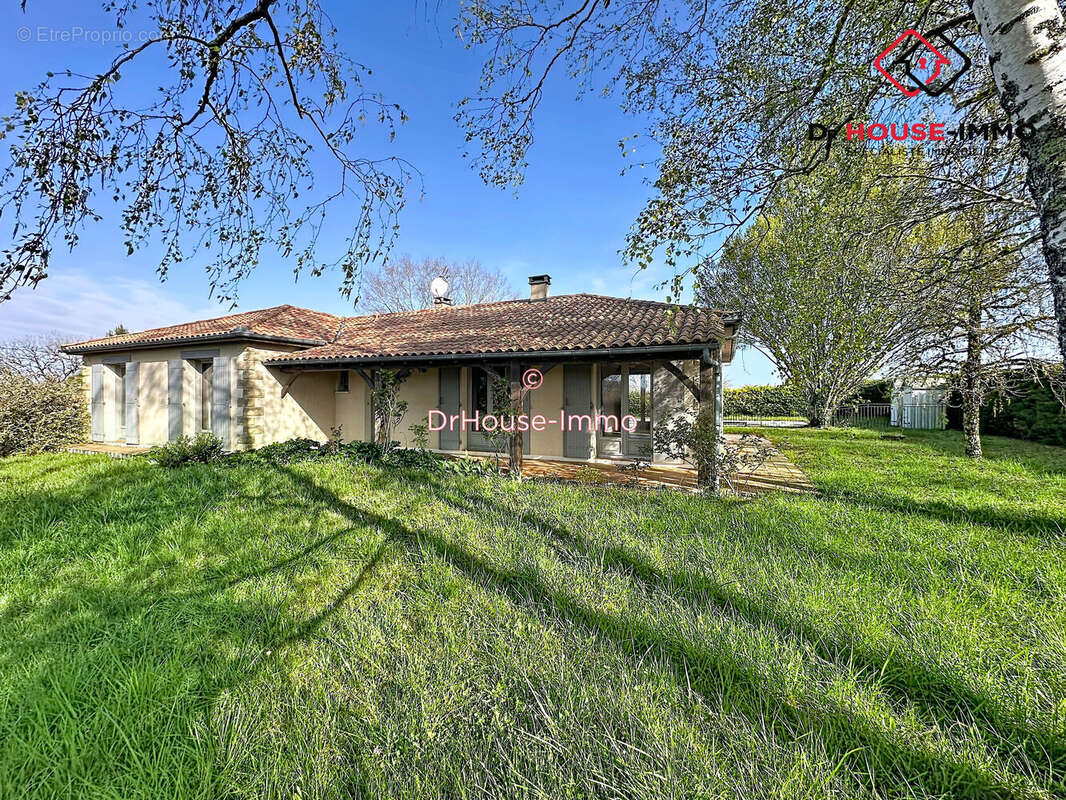 Maison à CHAMPAGNAC-DE-BELAIR