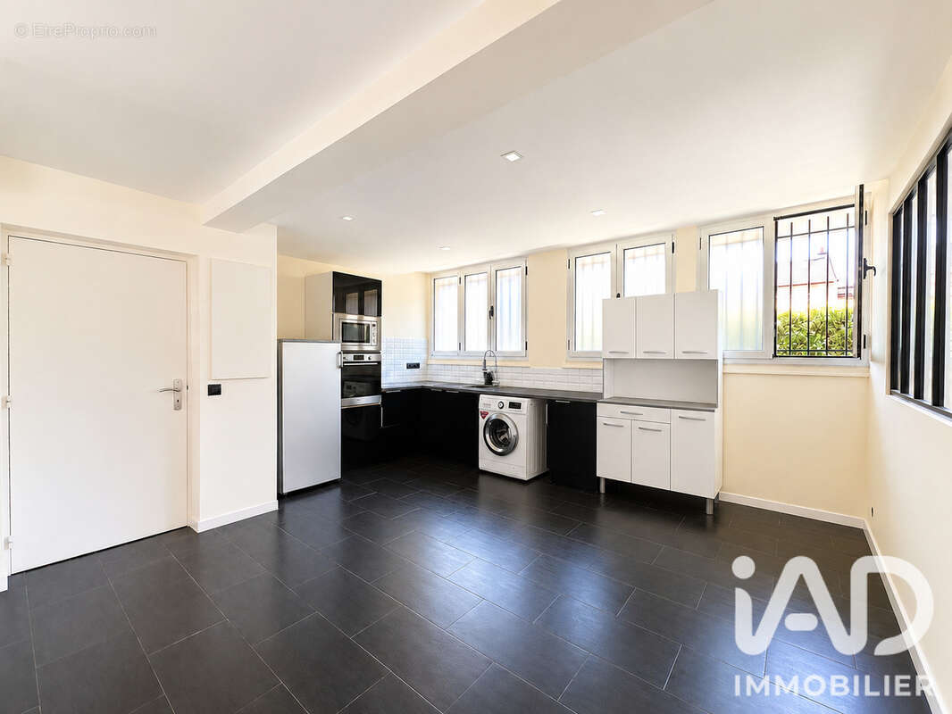 Appartement 48 m² à Colombes  - photo 2