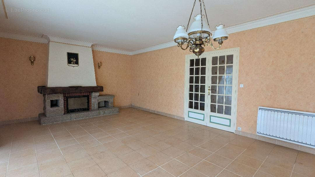 Maison à PLOUNEOUR-MENEZ