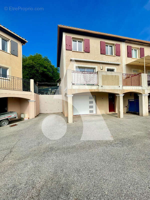 Maison à GONFARON