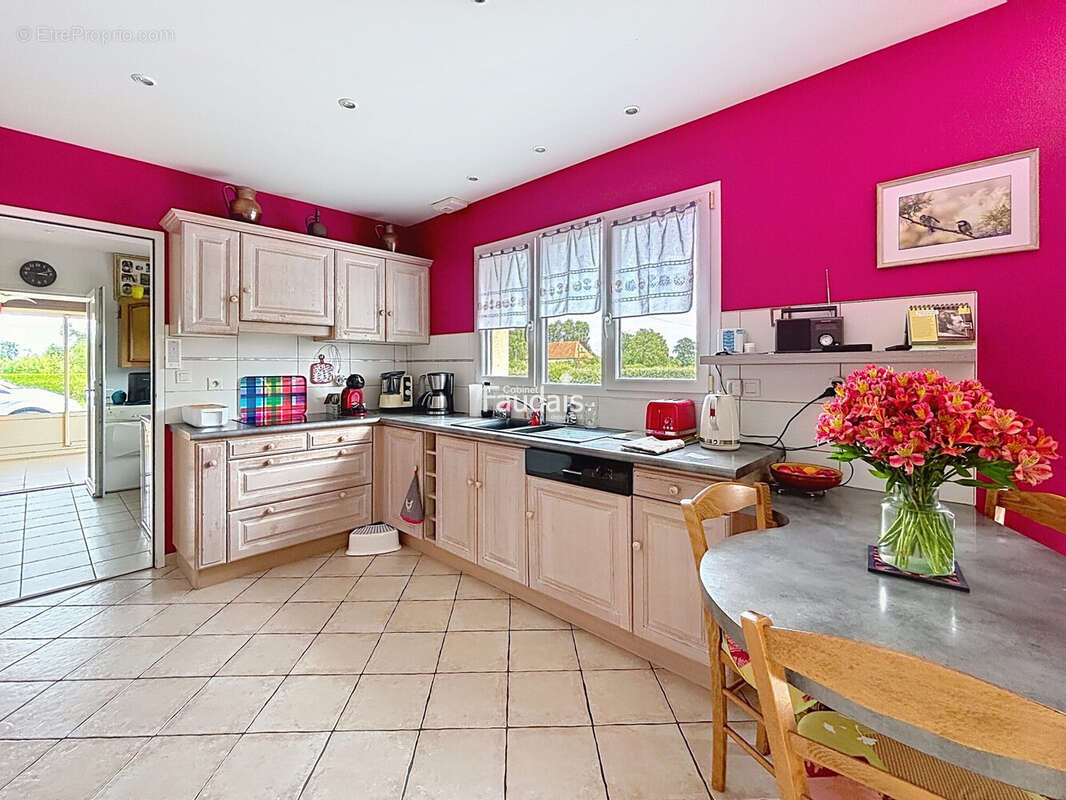 Maison 155 m² à Saint-Andre-De-Bohon  - photo 4