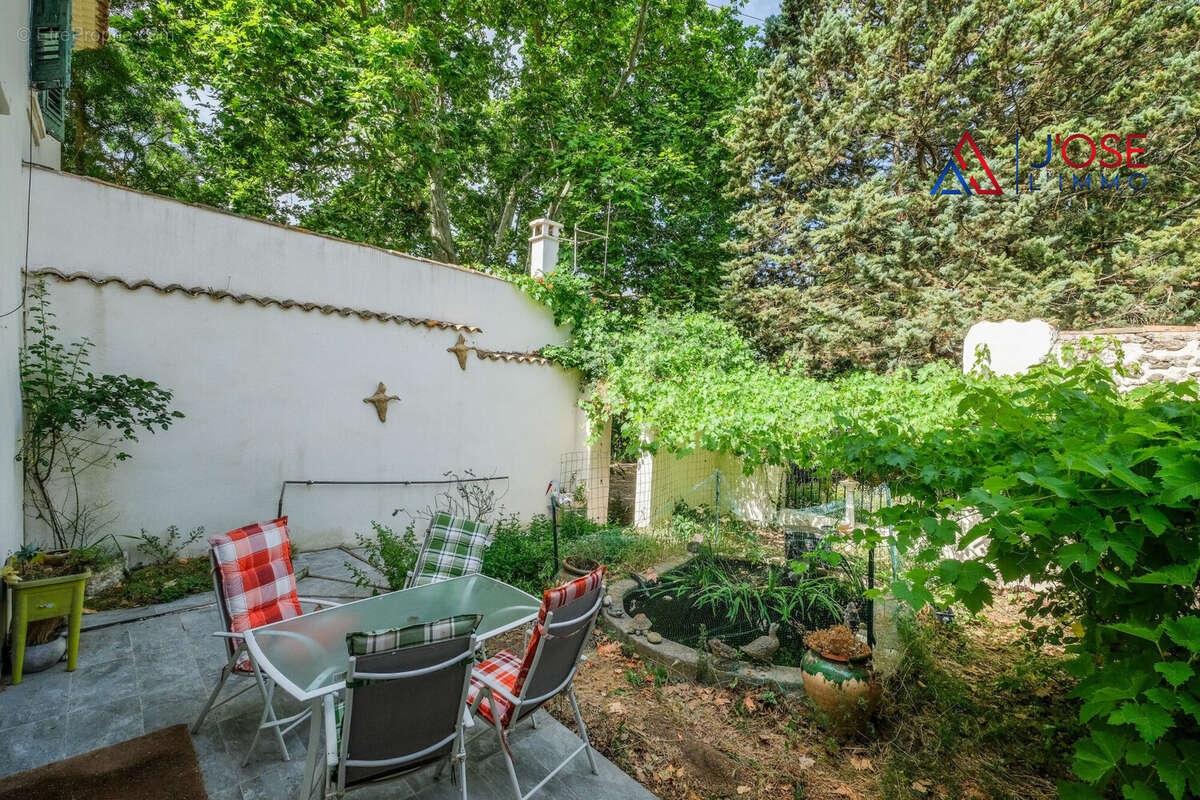 Terrasse intimiste - Maison à CABRIES