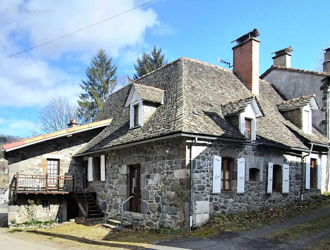 Maison à MARMANHAC
