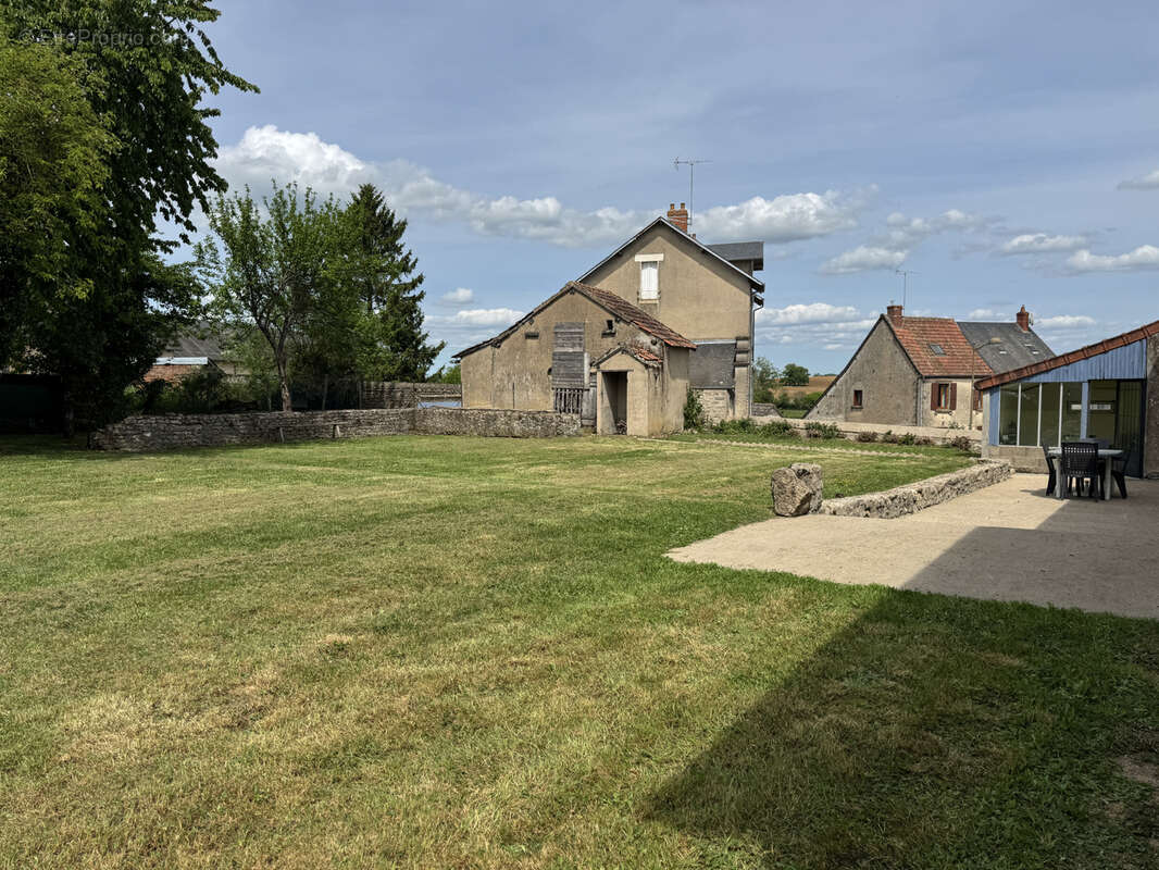 Maison à BAZOLLES