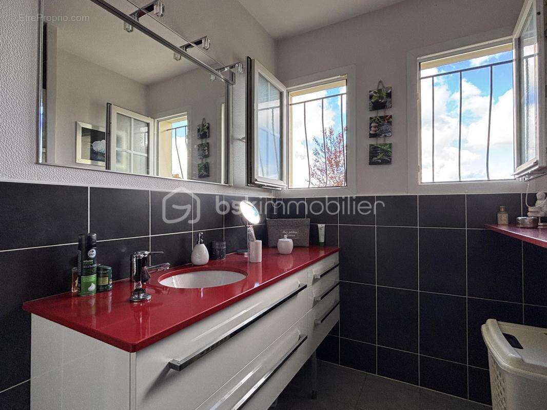 Maison à DANGE-SAINT-ROMAIN