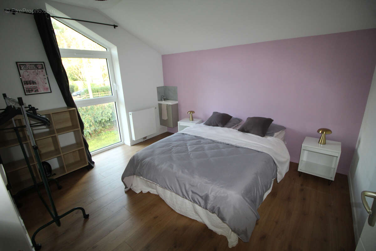 Bâtie sur 550 m2 dans un secteur calme, jolie villa récente de 4ch et 2 sdb - photo 11