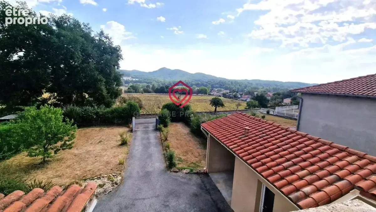 Agreable maison individuelle avec garage et terrain clos - photo 11