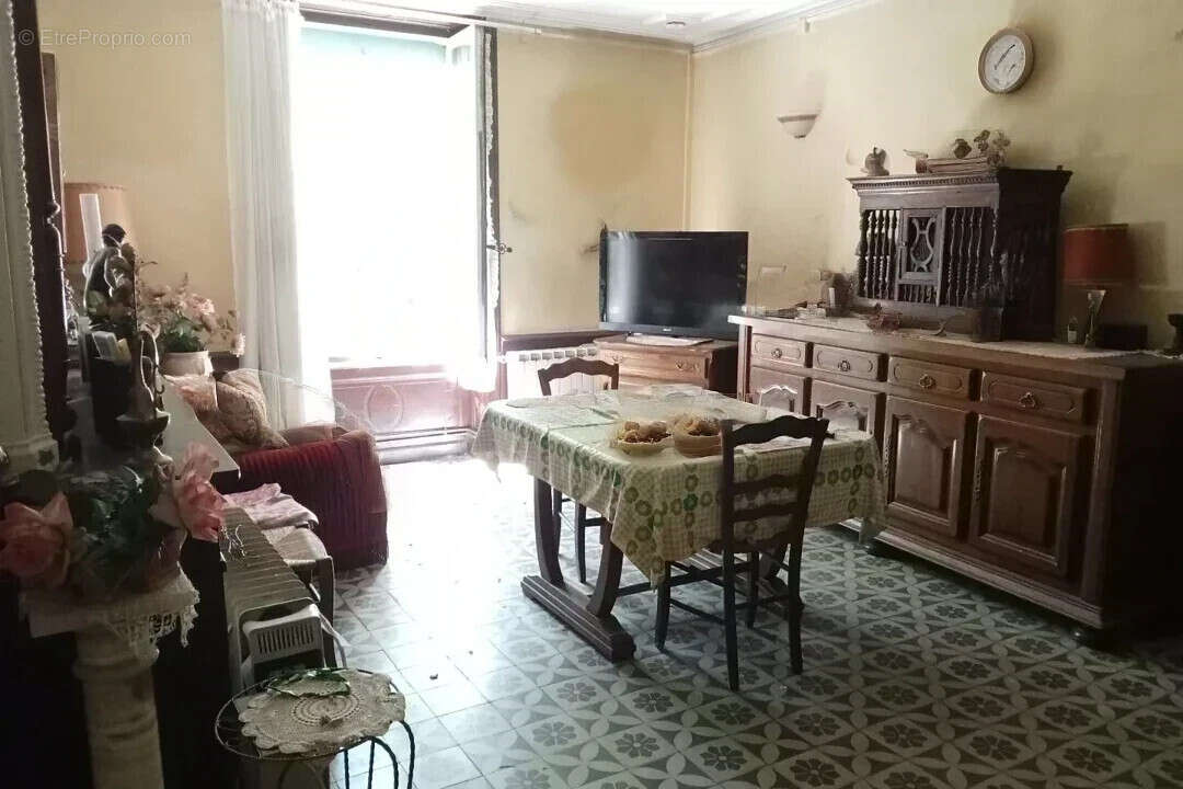 Maison de ville avec jardin. - photo 3