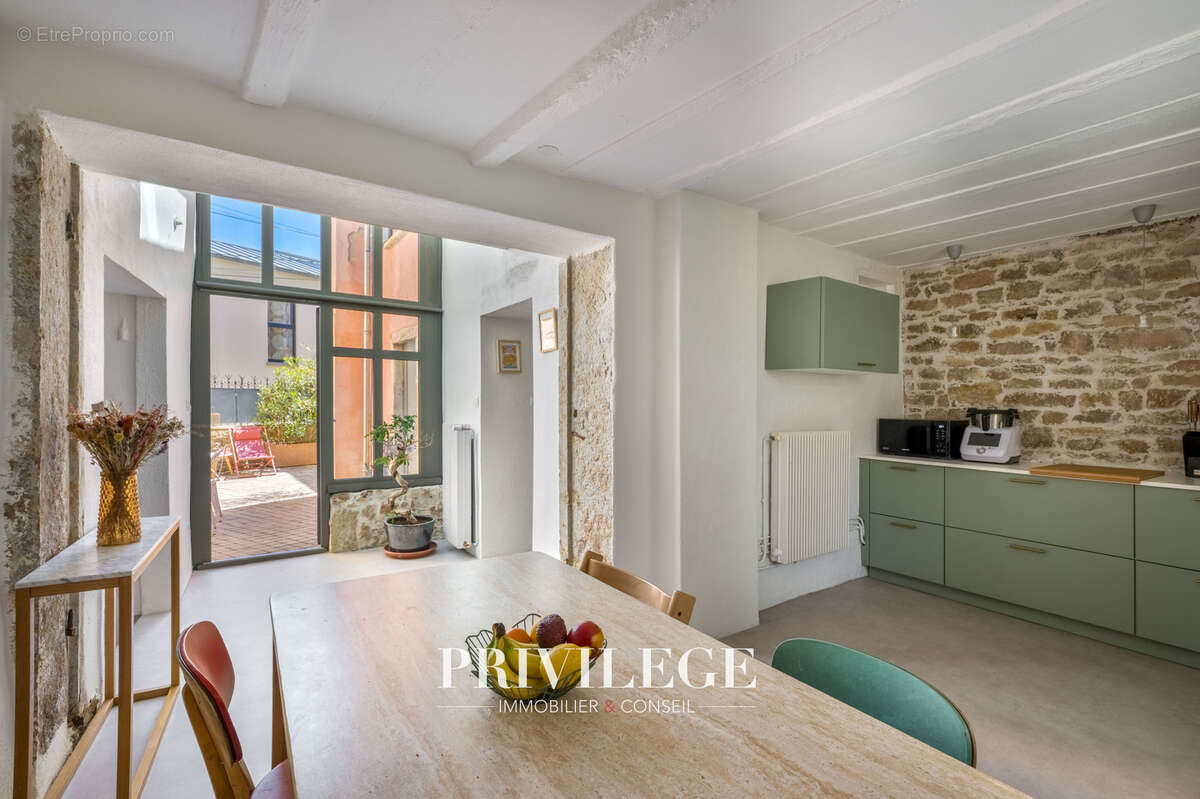 Maison à SAINT-CYR-AU-MONT-D'OR