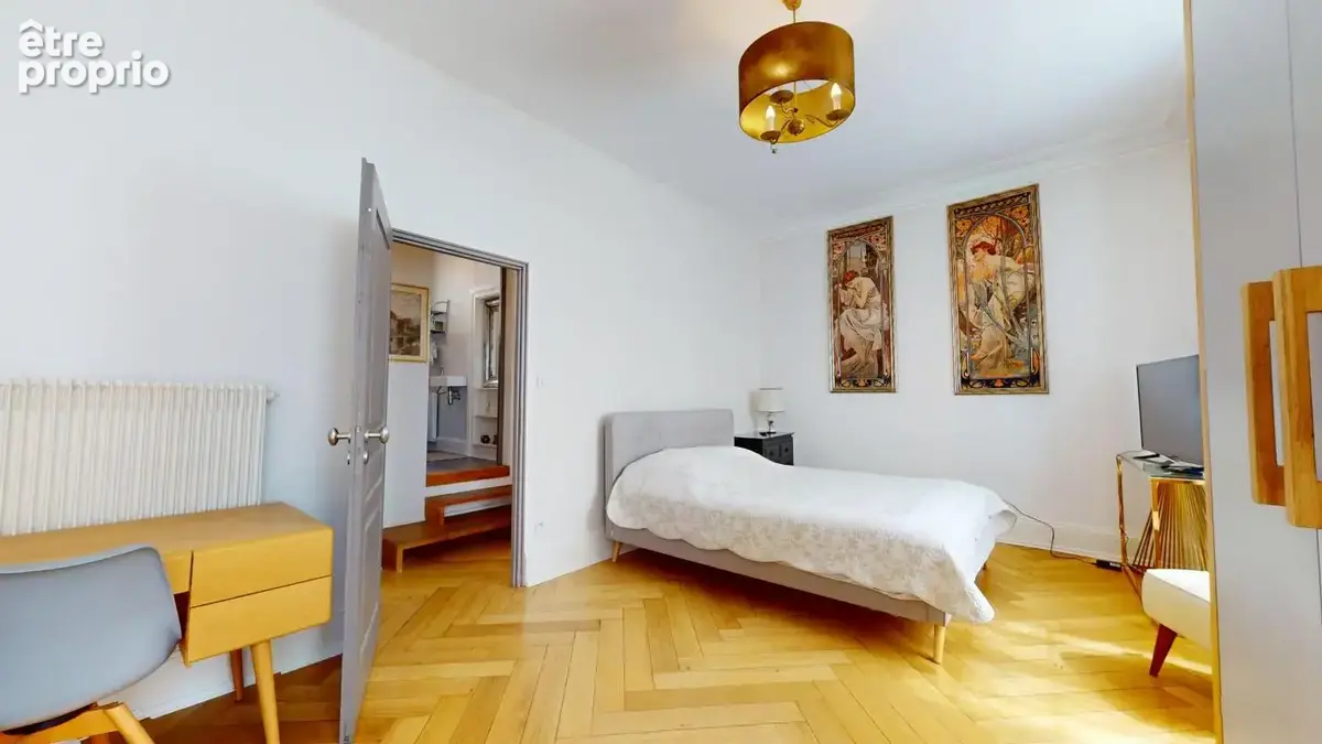 Mulhouse centre – Spacieux F4 de 122,75 m² - photo 4