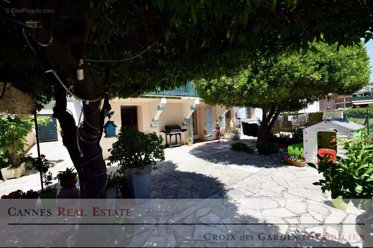 Appartement à LE CANNET