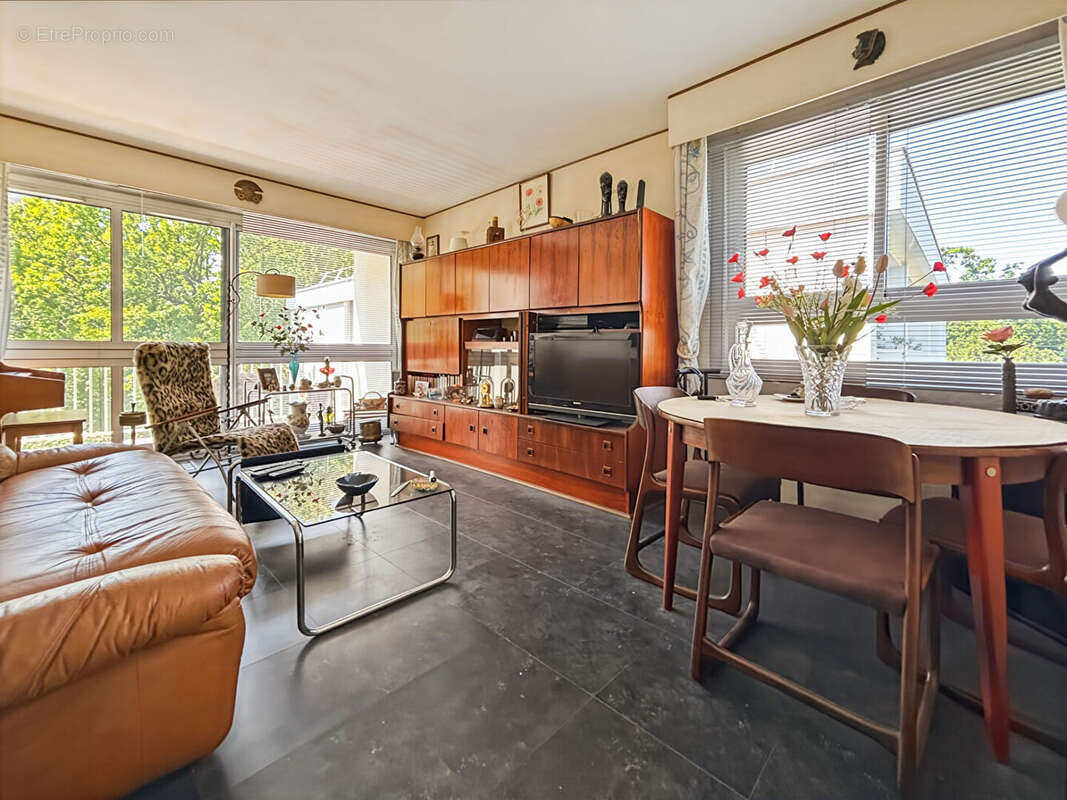 Appartement à VERRIERES-LE-BUISSON