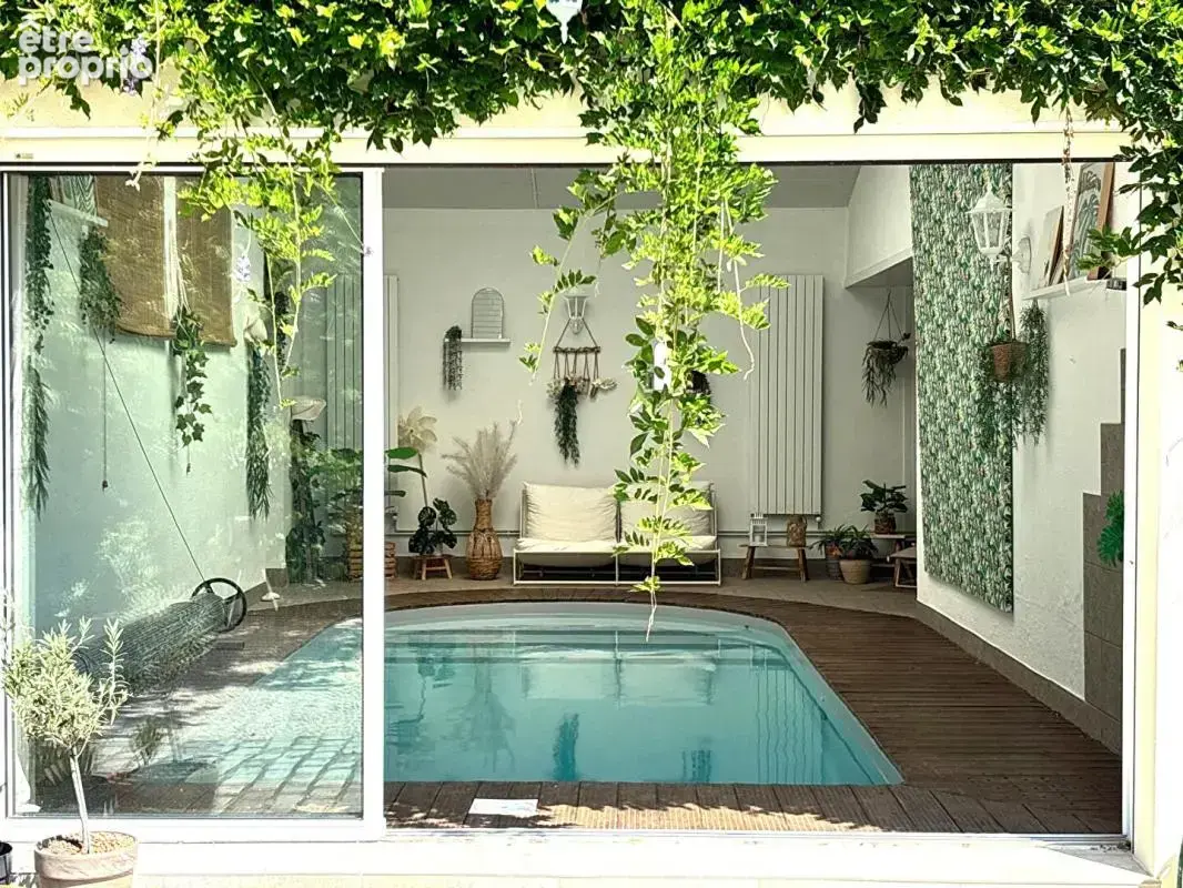 Propriete - 350 m² - 9 pieces - parc avec dependances - photo 1
