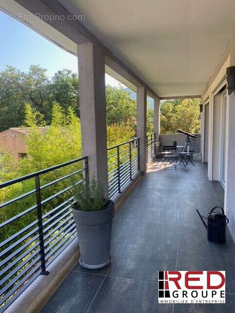 Commerce à ROUGIERS