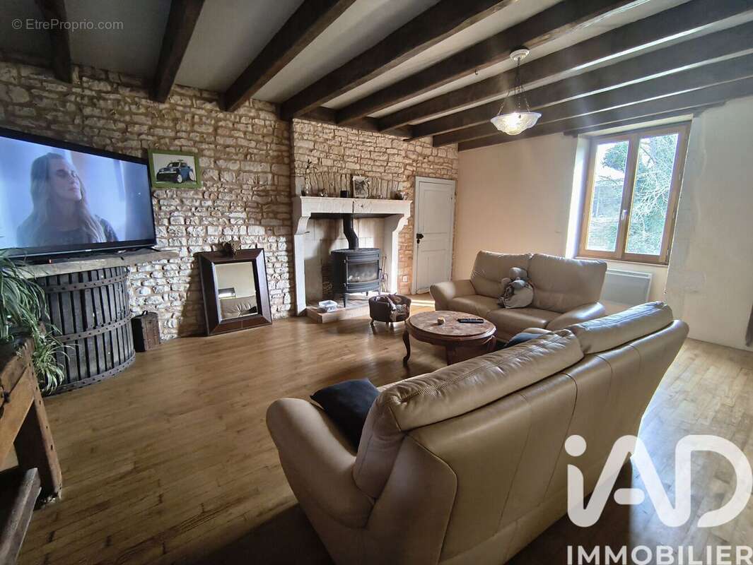 Maison 162 m² à Clussais-La-Pommeraie  - photo 7