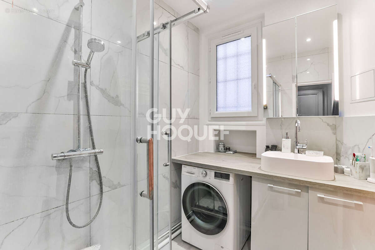 Appartement à PARIS-15E
