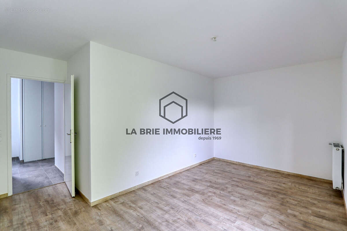 Appartement à EMERAINVILLE