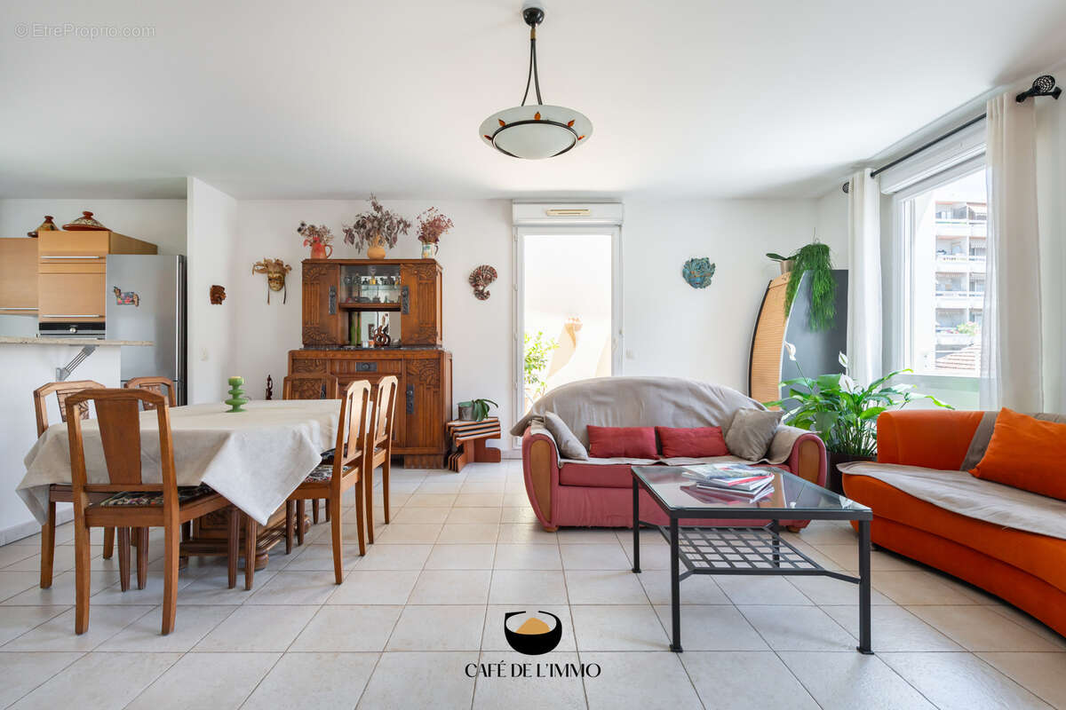 Appartement à MARSEILLE-4E