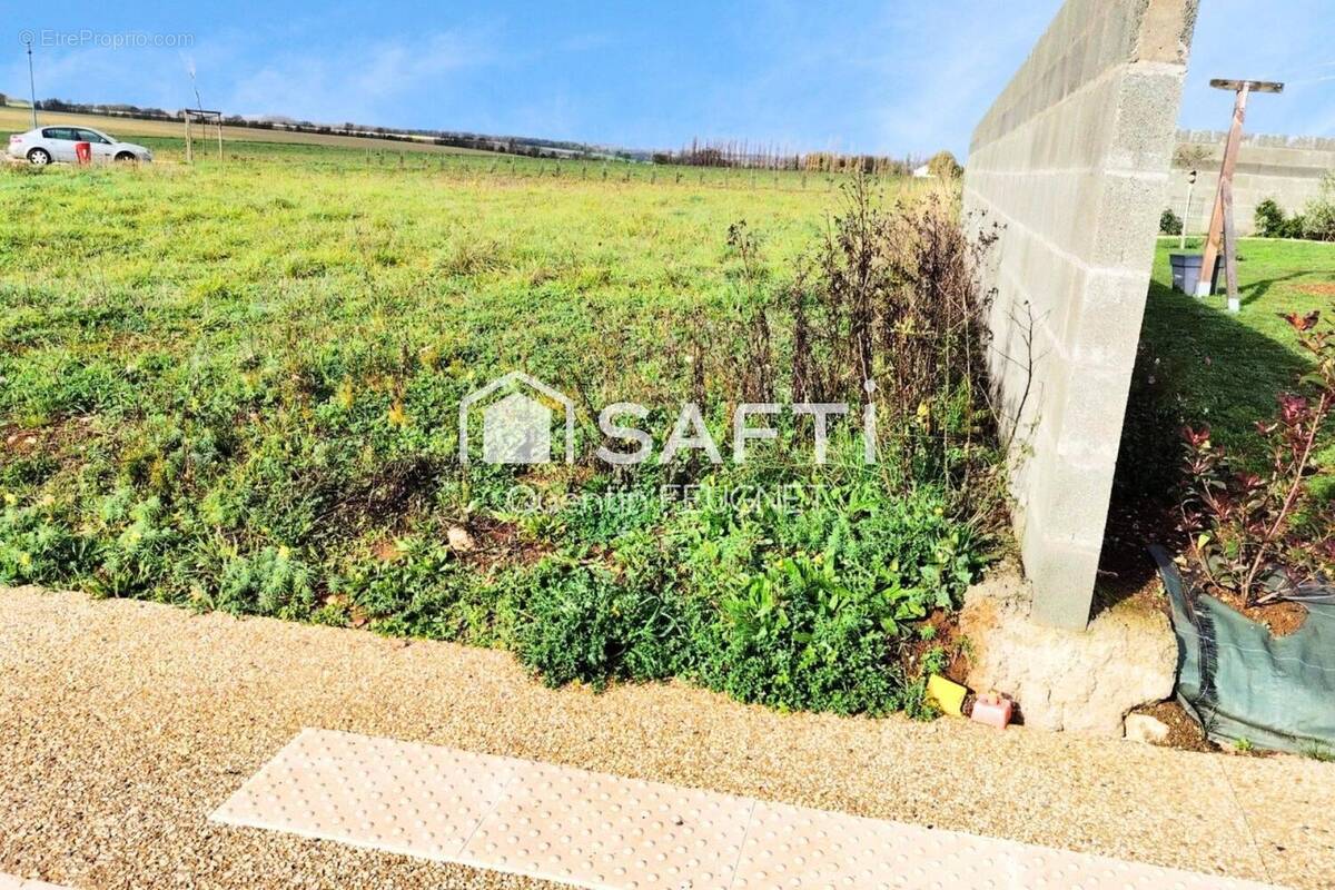 Photo 1 - Terrain à SAINT-JEAN-DE-BEUGNE