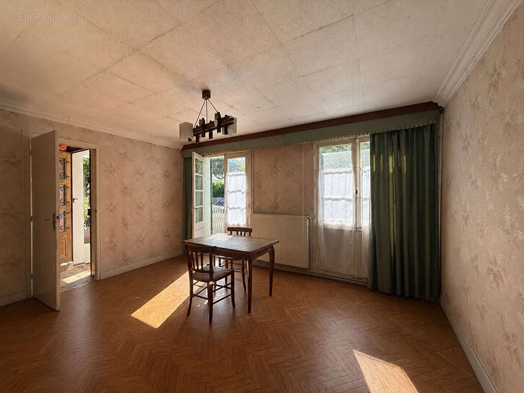 Maison sur deux niveaux à Villeneuve/Lot - photo 3