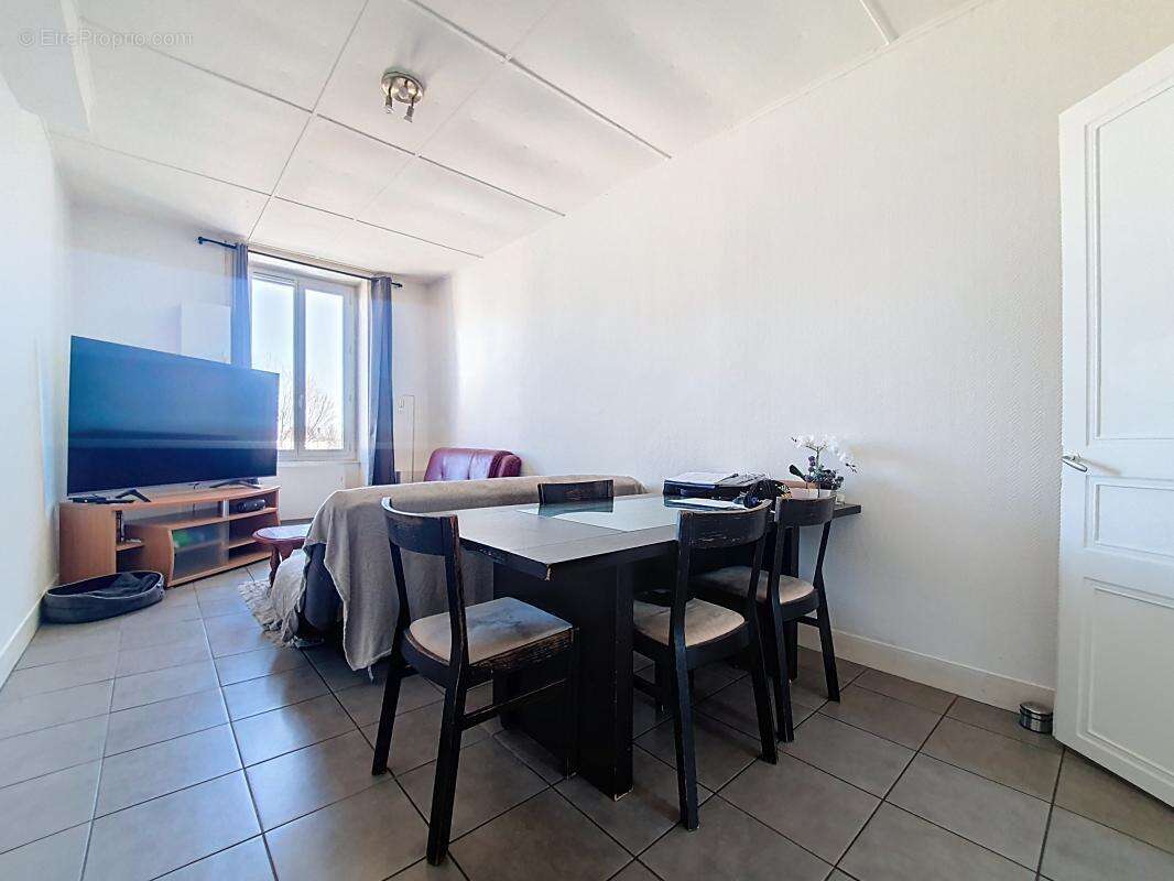Appartement à PONT-EVEQUE