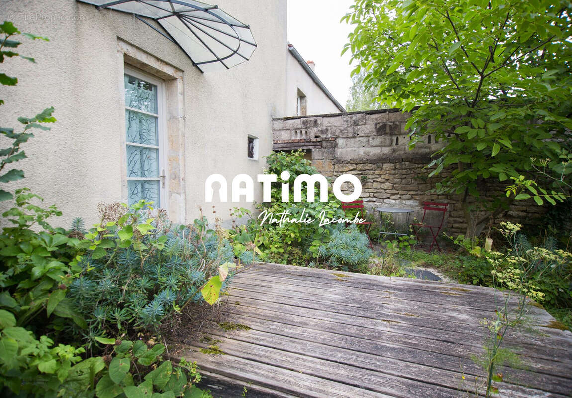 Maison à VILLARS-ET-VILLENOTTE