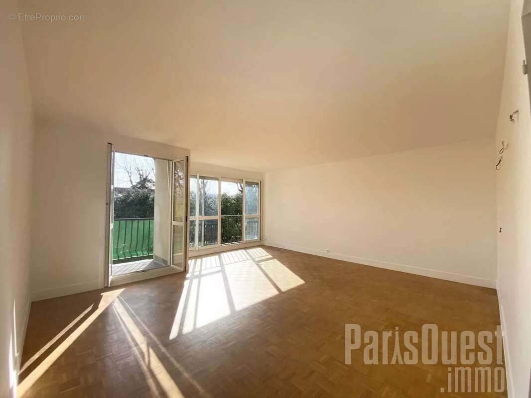 Appartement à VILLE-D'AVRAY