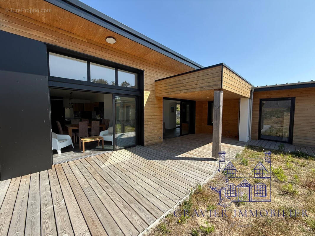 Maison à SAINT-GERMAIN-SUR-AY