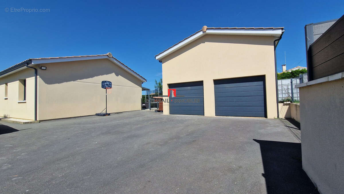 Maison à CUBZAC-LES-PONTS