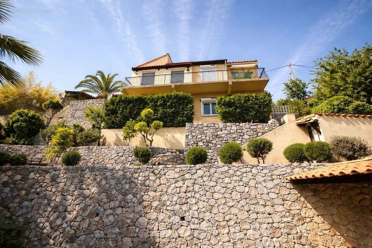 Maison à COLOMARS
