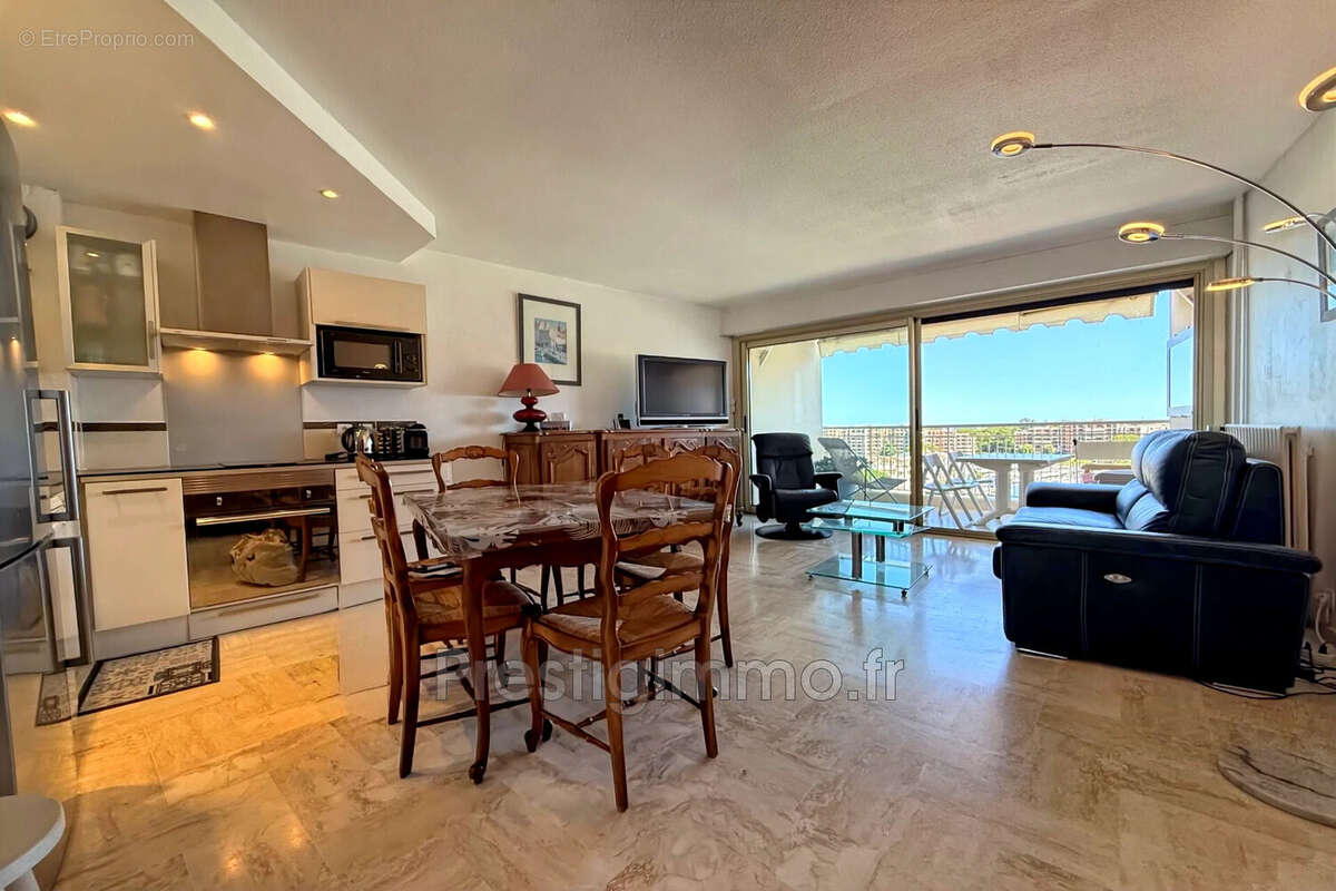 Appartement à MANDELIEU-LA-NAPOULE