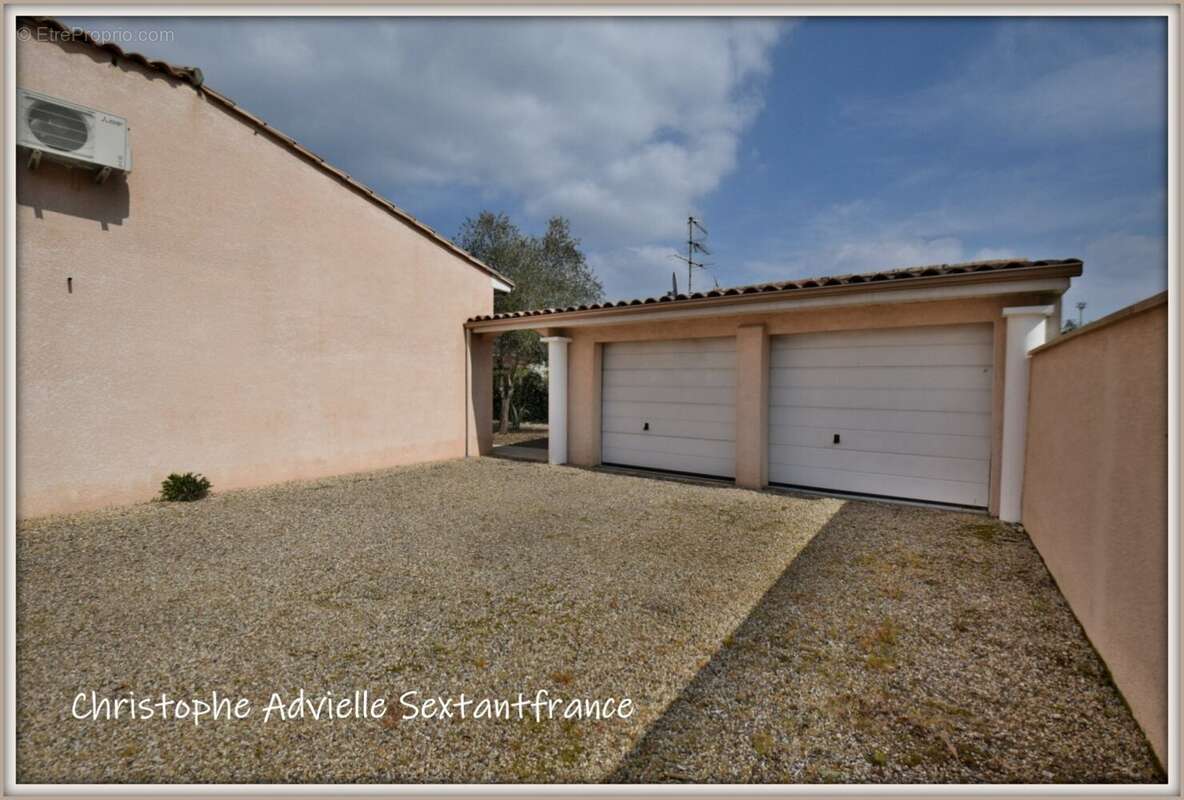 Bergerac; maison de plain pied 3 chambres 2 salles d'eau, double séjour, double garage séparé sur 909 M2 - photo 13