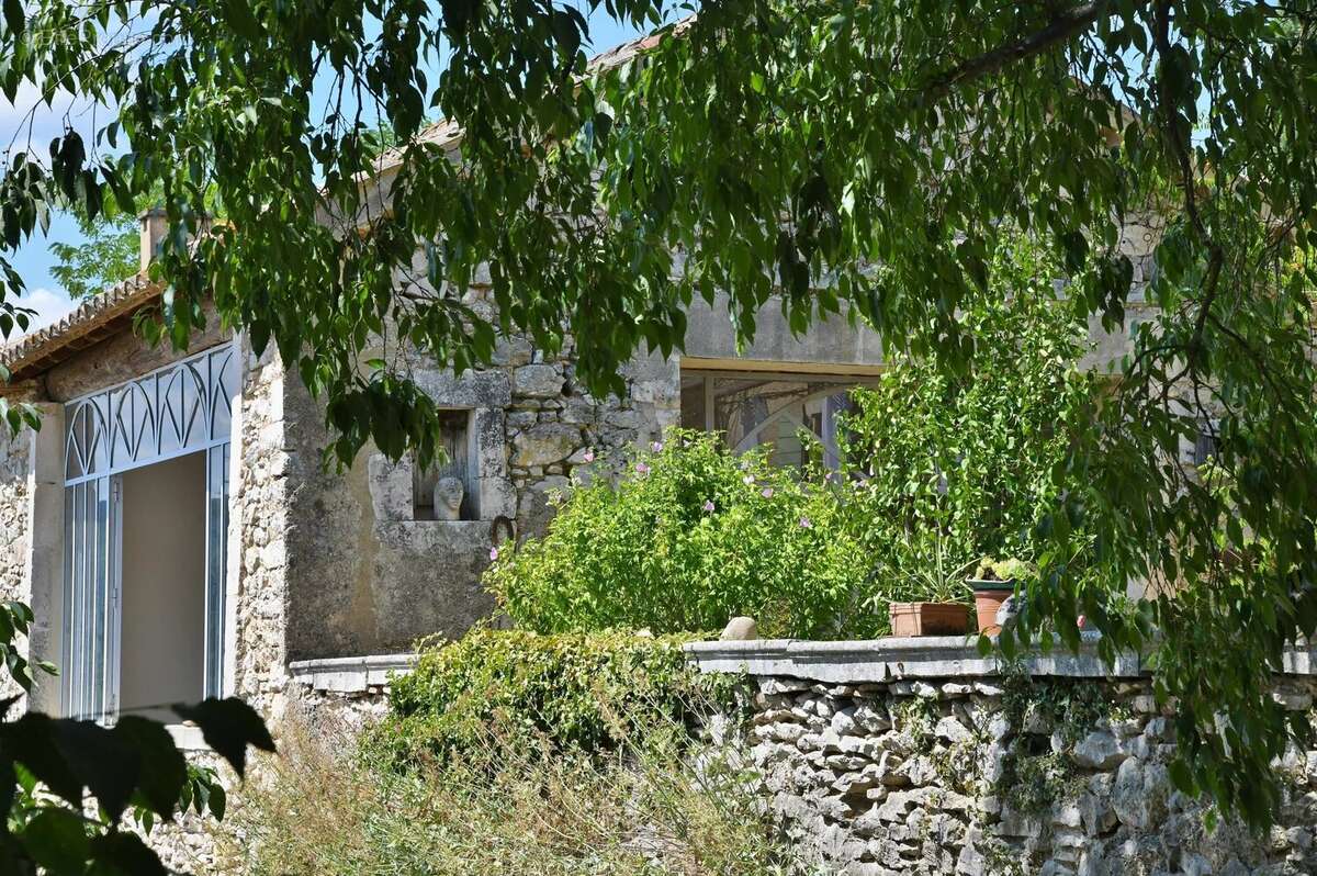 Mas de caractère dans l'un des Plus Beaux Villages de France - photo 15