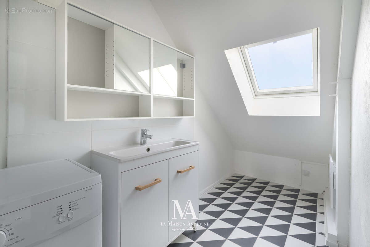 Angers immeuble vercors/st serge - photo 4
