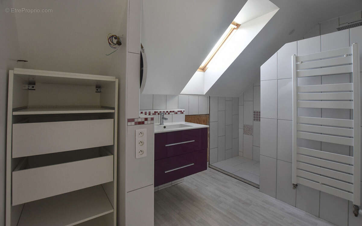 Devecey : Grande maison 248 m² sur 2016 m² de terrain avec dépendances - photo 16