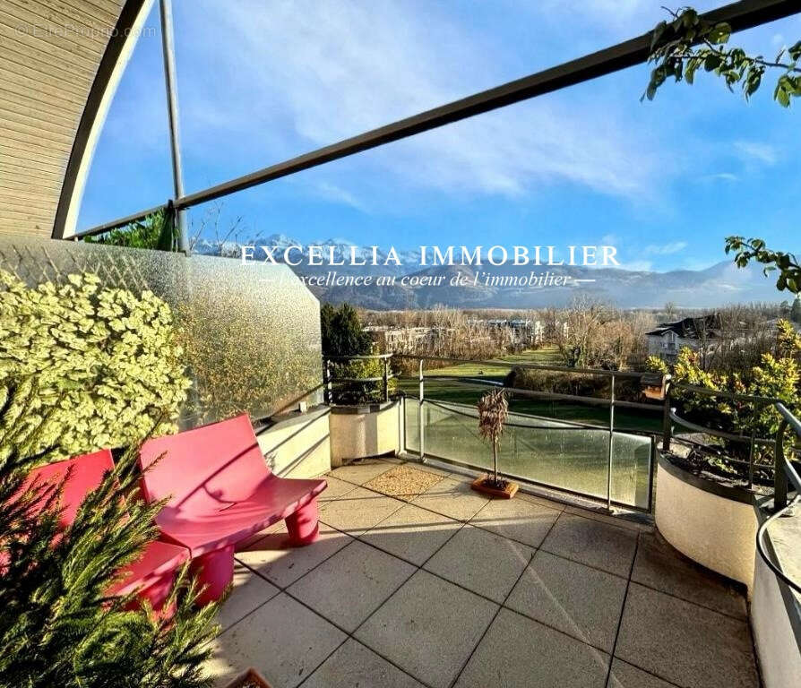 Appartement à MEYLAN