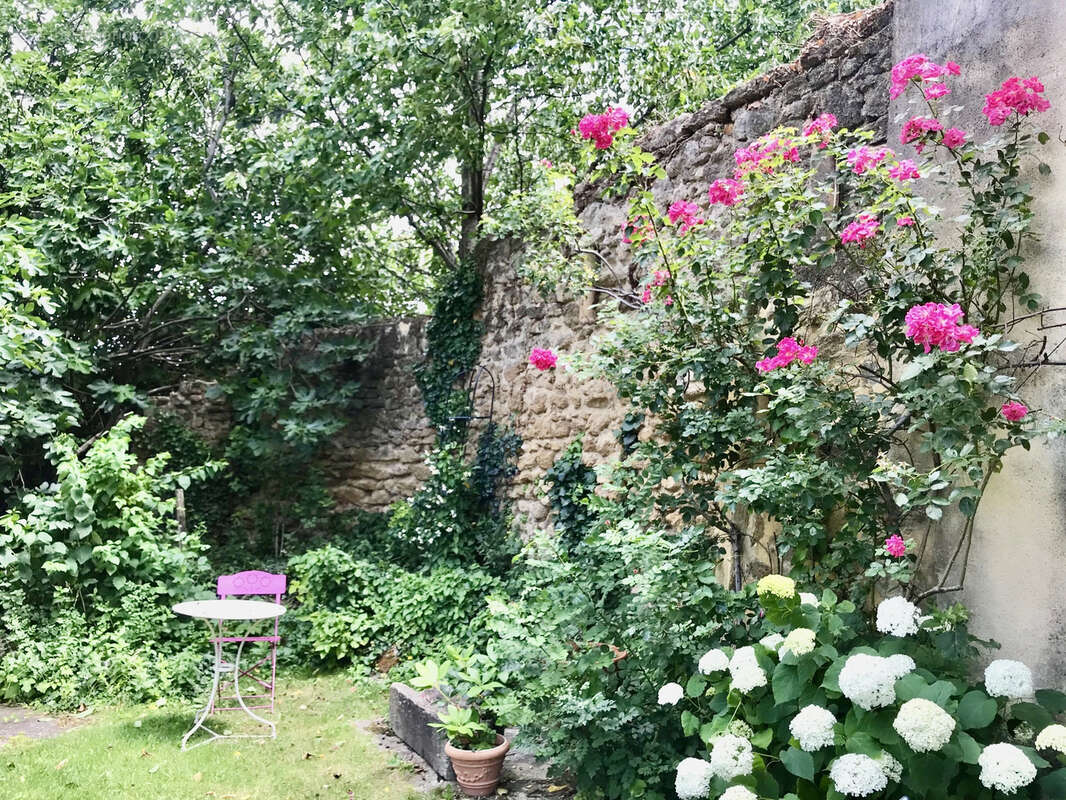 Maison à SUZE-LA-ROUSSE