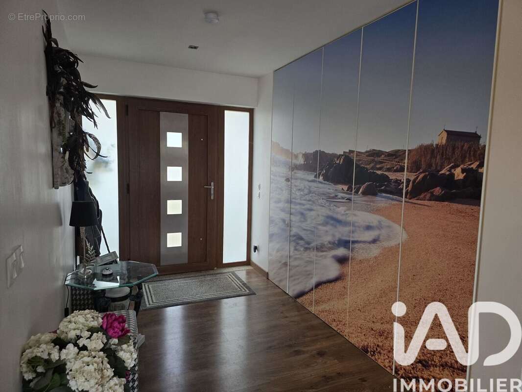 Photo 2 - Maison à ISSE