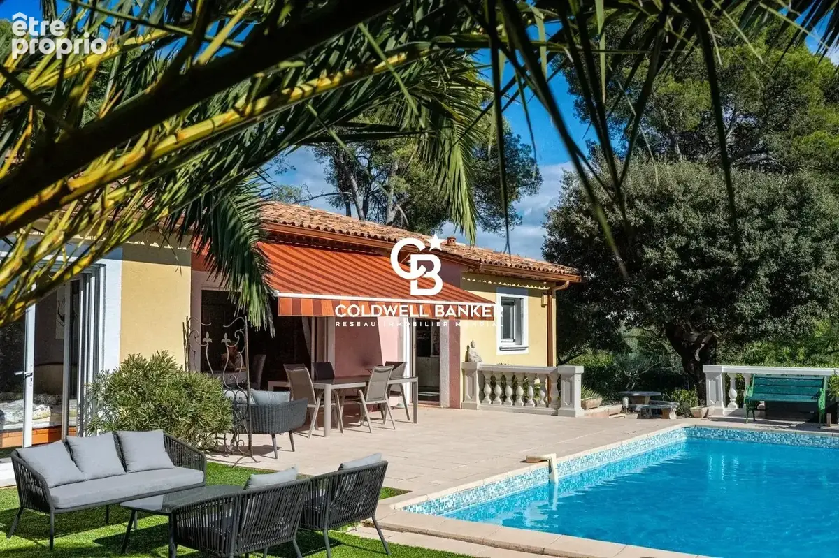 Roquebrune-sur-argens  villa de plain-pied avec piscine à débordement - photo 1