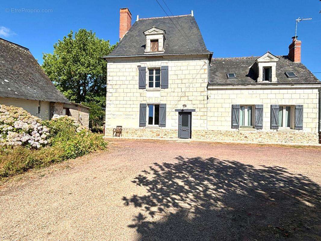 Longère avec gîte et studio indépendant - Les Rosiers Sur Loire - photo 2