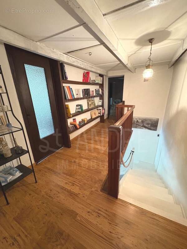 Maison à SAINT-PIERRE-DE-BRESSIEUX