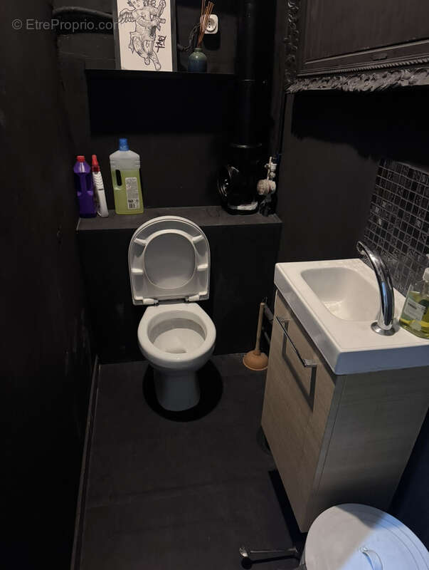 Commerce à PARIS-9E