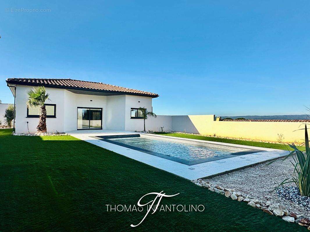 Villa d'architecte 175 m2 - piscine - vue montagne noire - garage - photo 18